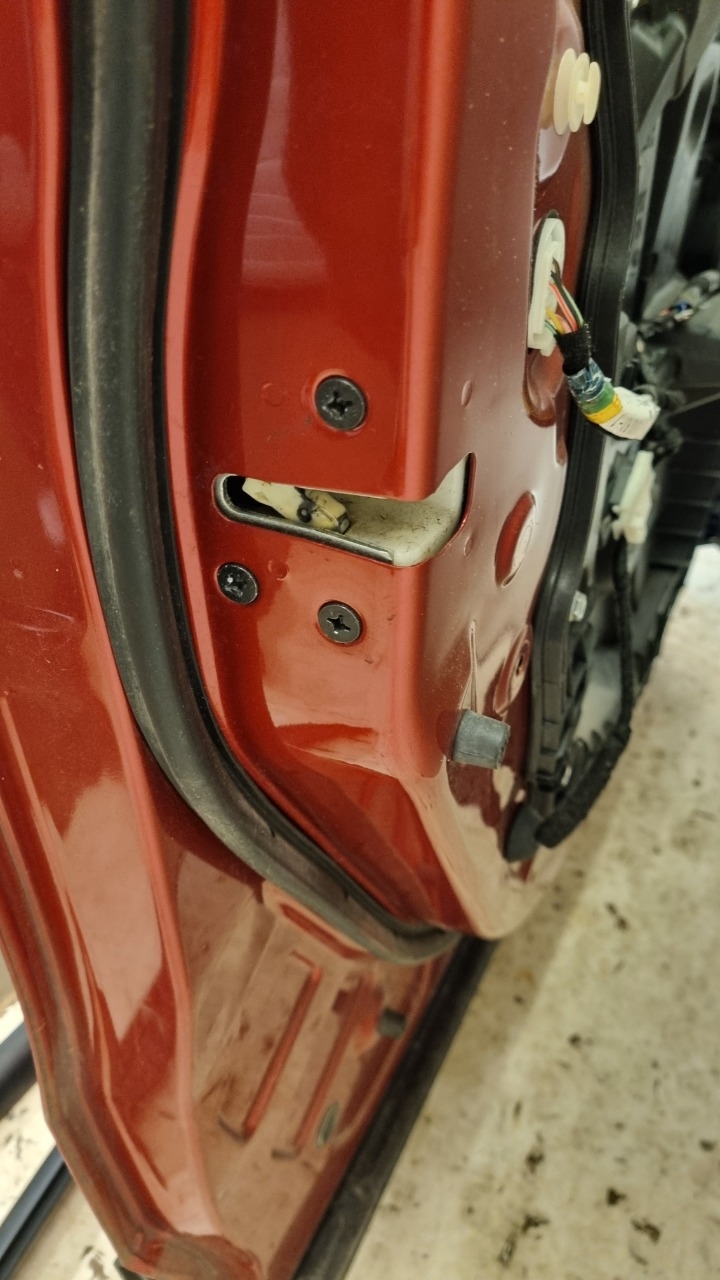 Låsekasse venstre foran til Mazda CX-5, 2012-2017 (Type I)  (MAZDA|KD5359310)