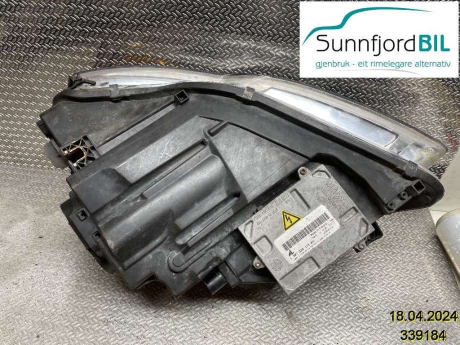 Frontlykt høyre xenon til Audi A4 2004-2008 (Type III) (B7) (B7) (8111052390||8E0941004AM)