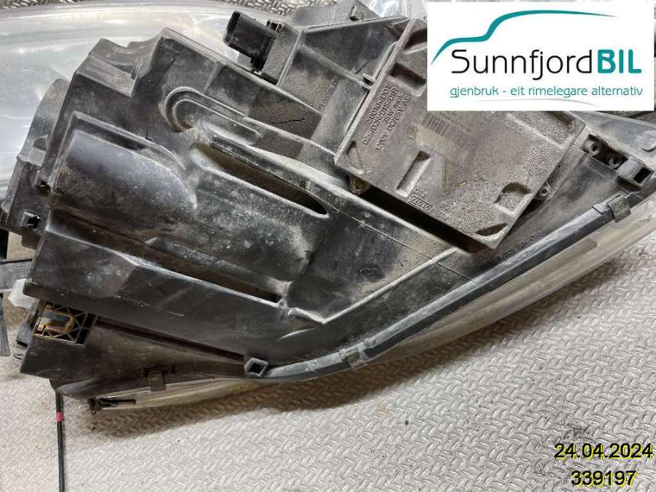 Frontlykt venstre xenon til Audi A4 2004-2008 (Type III) (B7) (B7) (0 301 219 271|8E0 941 029 AS|8E0941003AM)