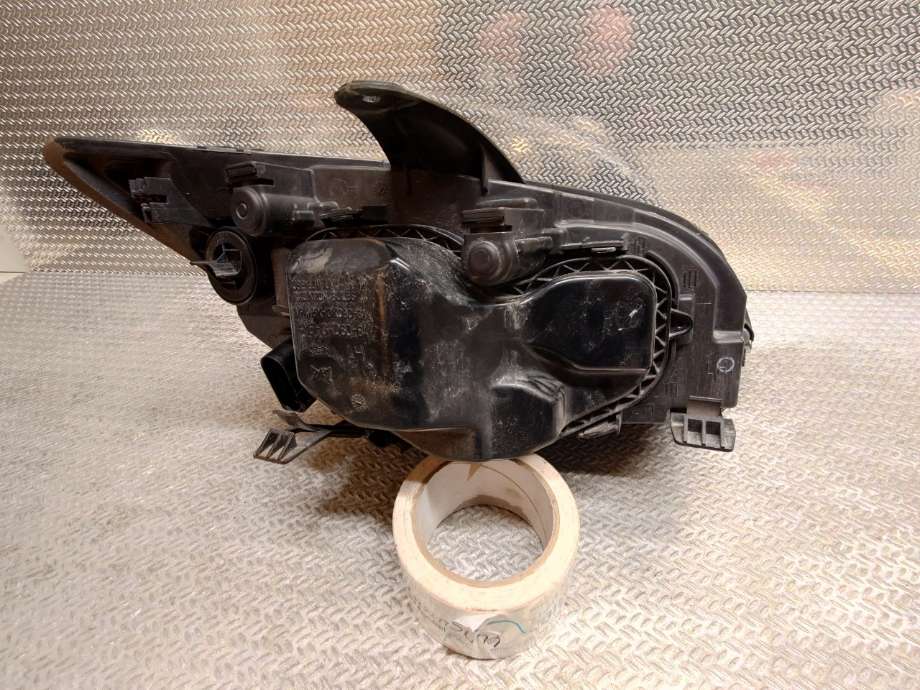 Frontlykt venstre halogen til Ford Focus 2004-2007 (Type II, Fase 1) (FORD|4M51-13101-JD|1480996|)