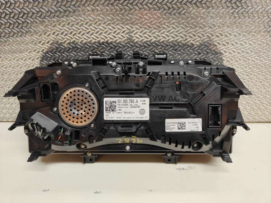 Instrumentpanel til VW e-Golf 2017-2020 (Fase 2)  (VOLKSWAGEN|5G1 920 795 A||5G1920795A)