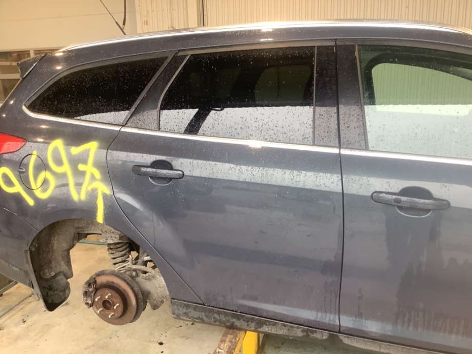 Dør høyre bak til Ford Focus, 2011-2014 (Type III, Fase 1)  (FORD|)
