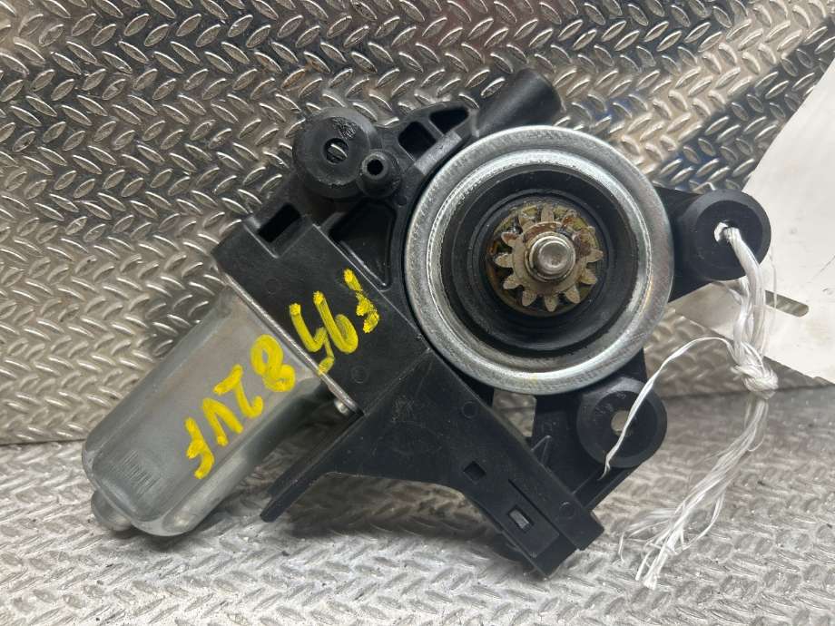 Ruteheis venstre til Volvo V70 2007-2013 (Type III, Fase 1)  (VOLVO|30699645|970713101|)