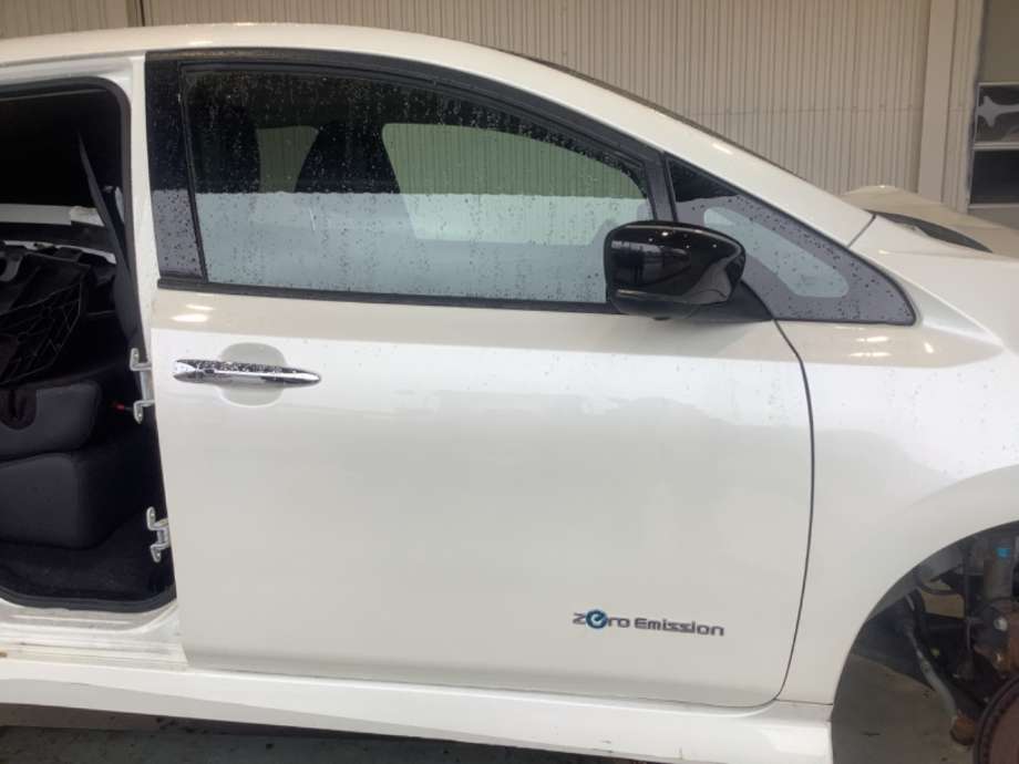 Dør høyre foran til Nissan Leaf, 2018-->> (Type II)  (NISSAN|H01005SLMA)