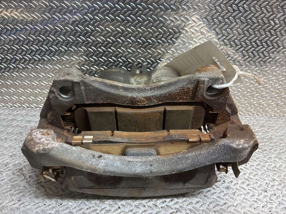 Bremsecaliper venstre foran til Nissan Leaf, 2018-->> (Type II)  (NISSAN|410115TA0A)