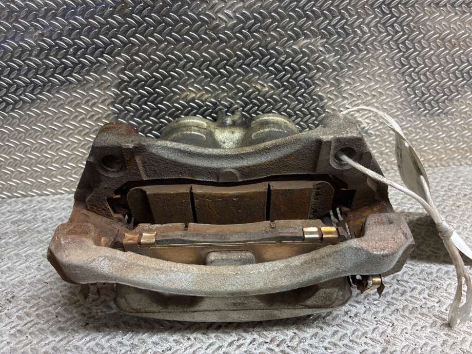Bremsecaliper høyre foran til Nissan Leaf, 2018-->> (Type II)  (NISSAN|410015TA0A)