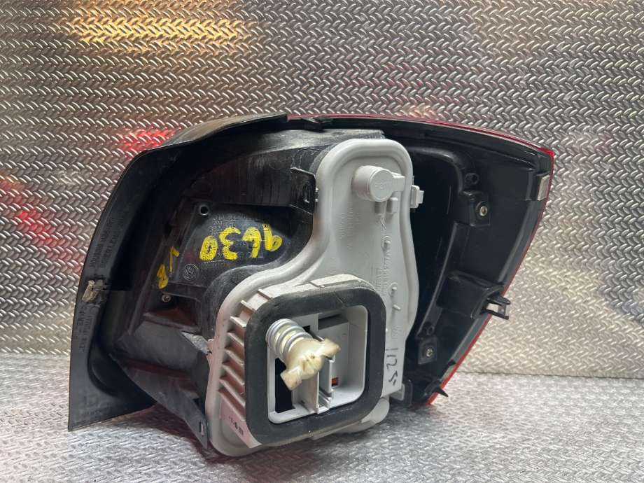 Baklykt venstre til VW Polo 2009-2014 (Type V, Fase 1)  (VOLKSWAGEN|6R0945095AH|6R0 945 095 AH|)