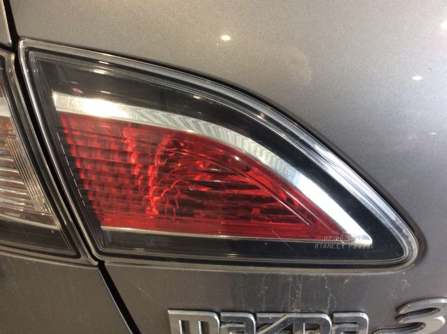 Baklykt venstre indre til Mazda 3, 2009-2013 (Type II)  