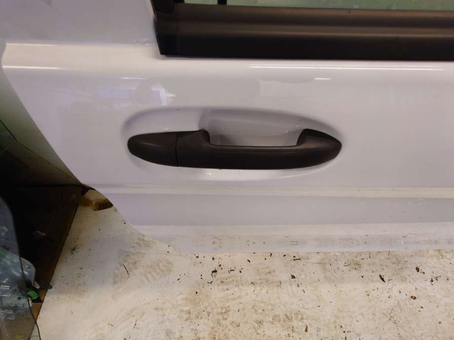 Dørhåndtak utv høyre foran til Mercedes Vito, 2014-->> (W447) (W447) (MERCEDES|A 447 760 00 59)
