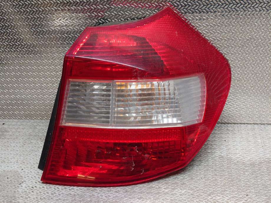 Baklykt høyre til BMW 1-Serie 2004-2011 (E81/E82/E87/E88) (E81/E82/E87/E88) (BMW|63216924502|63 21 6 924 502|)