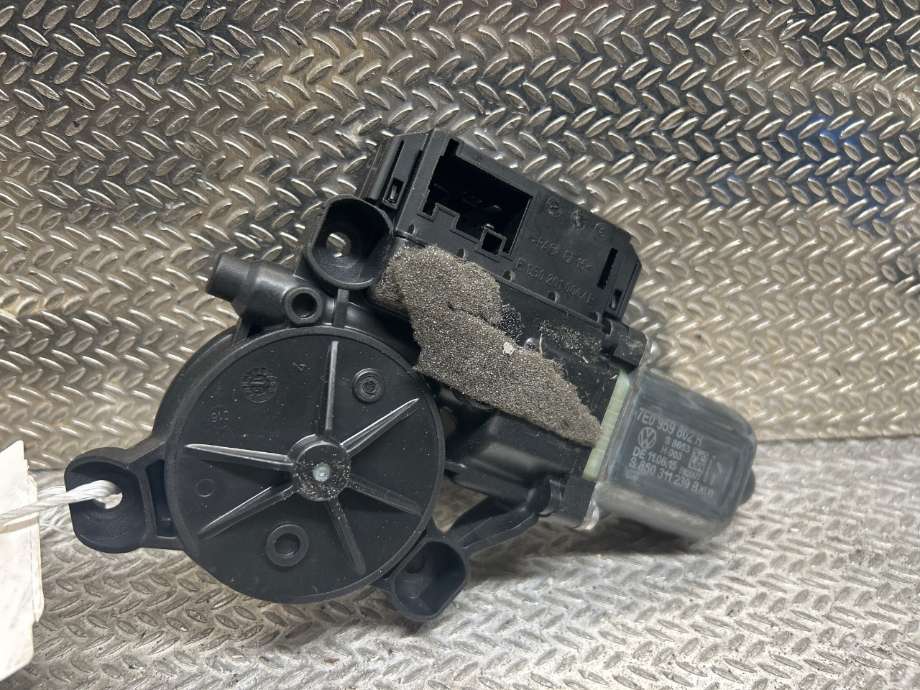 Ruteheis høyre til VW Transporter / Caravelle 2015-2019 (T6) (T6) (VOLKSWAGEN|7E0959802R|0130822452|7E0959802H)