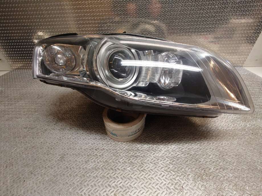 Frontlykt høyre xenon til Audi A4 2004-2008 (Type III) (B7) (B7) (AUDI|8E0 941 030 BM|8E0941030BM|.)