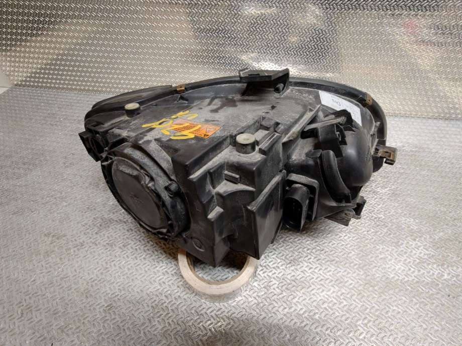 Frontlykt venstre xenon til Audi A4 2004-2008 (Type III) (B7) (B7) (AUDI|8E0 941 029 BM|8E0941029BM|)
