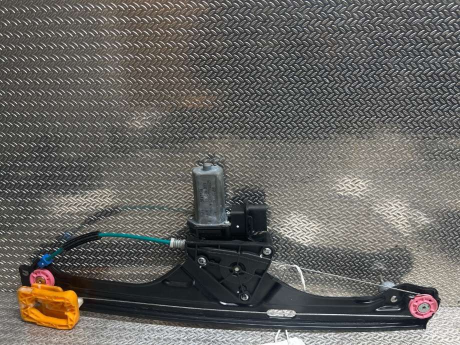 Ruteheis til BMW 2-Serie 2014-2021 (F22/F23) (F22/F23) (BMW|51337490192|51 33 7 490 192|13262410)