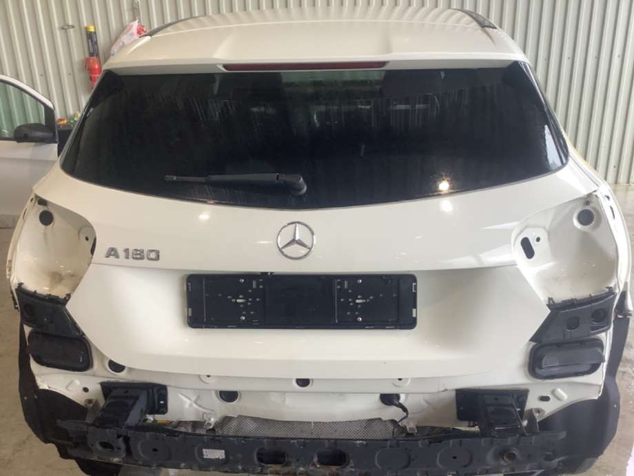 Bakluke combi til Mercedes A-Klasse, 2012-2018 (W176) (W176) (MERCEDES|A 176 740 01 05)