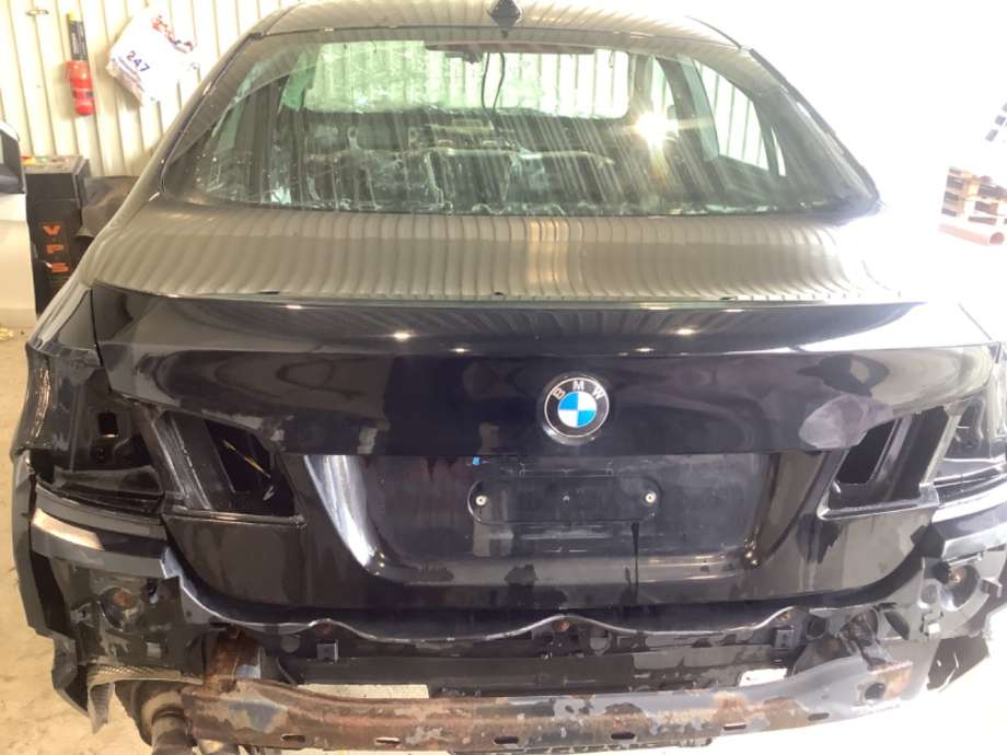 Bakluke sedan til BMW 5-Serie, 2010-2017 (F10/F11) (F10/F11) (BMW|41 62 7 240 552)