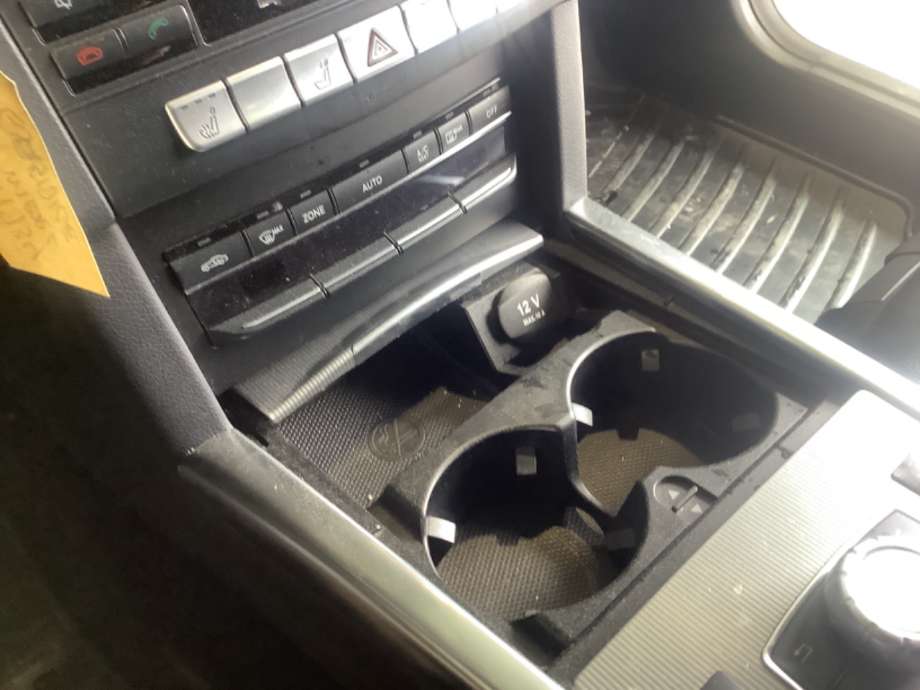 Dashbord koppholder til Mercedes E-Klasse 2013-2016 (Fase 2) (W212) (W212) (MERCEDES|)