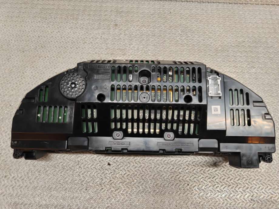 Instrumentpanel til Mercedes E-Klasse 2013-2016 (Fase 2) (W212) (W212) (MERCEDES|A 212 900 71 29|A 212 900 77 18|A 212 900 77 18 ZGS)