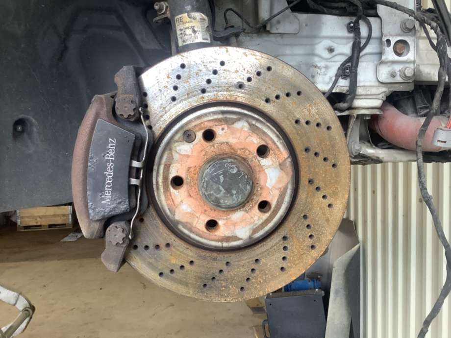 Bremsecaliper høyre foran til Mercedes E-Klasse, 2013-2016 (Fase 2) (W212) (W212) (MERCEDES|)