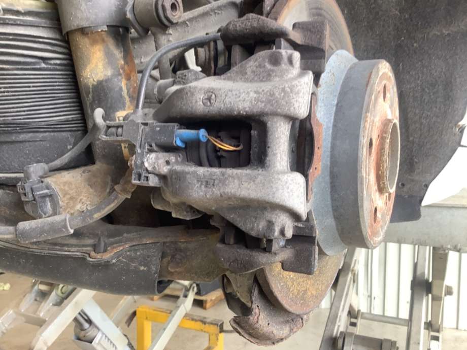 Bremsecaliper høyre bak til Mercedes E-Klasse 2013-2016 (Fase 2) (W212) (W212) (MERCEDES|)