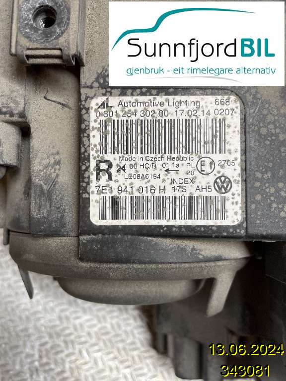 Frontlykt høyre halogen til VW Transporter / Caravelle 2009-2015 (Fase 2) (T5) (T5) (VOLKSWAGEN|7E1 941 016 R|7E1 941 016 T|7E1941016H)