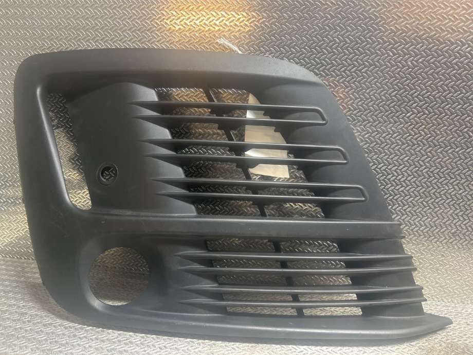 Grill høyre til Citroën Jumpy, 2016-->> (Type III)  (CITROEN|98117939XT)