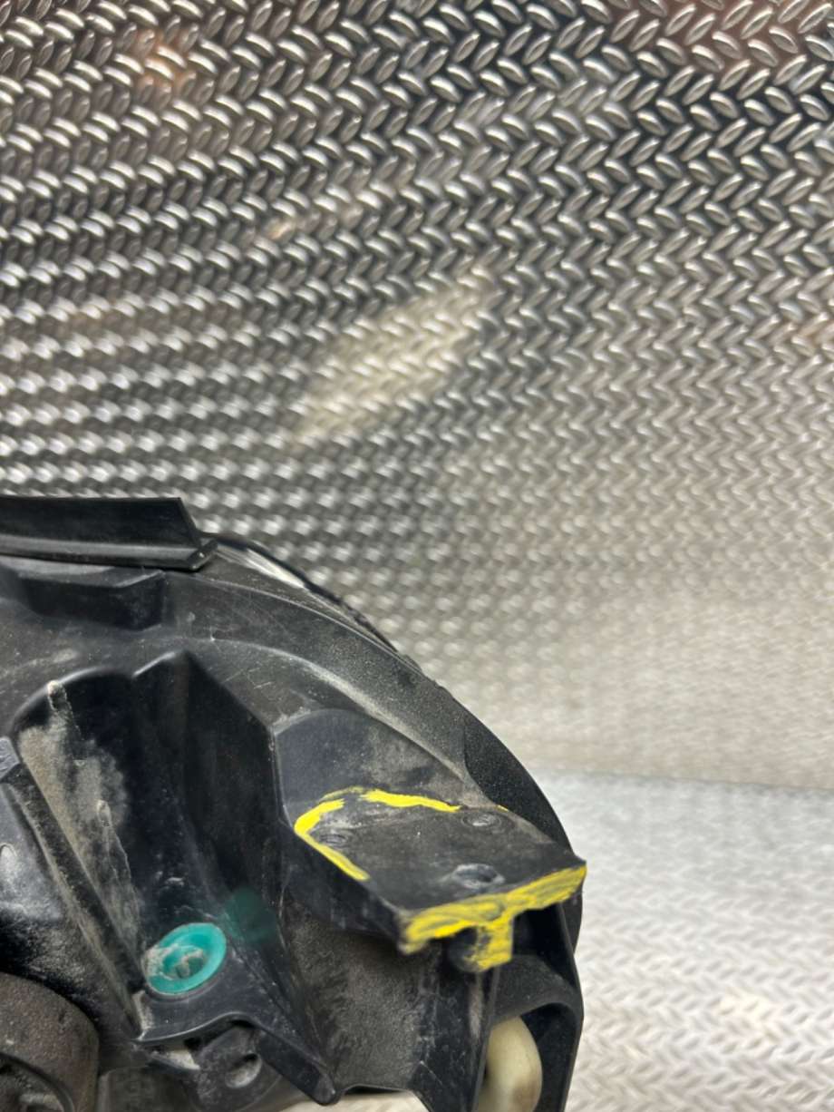 Frontlykt høyre halogen til Citroën Jumpy 2016-->> (Type III)  (CITROEN|9808567680|)