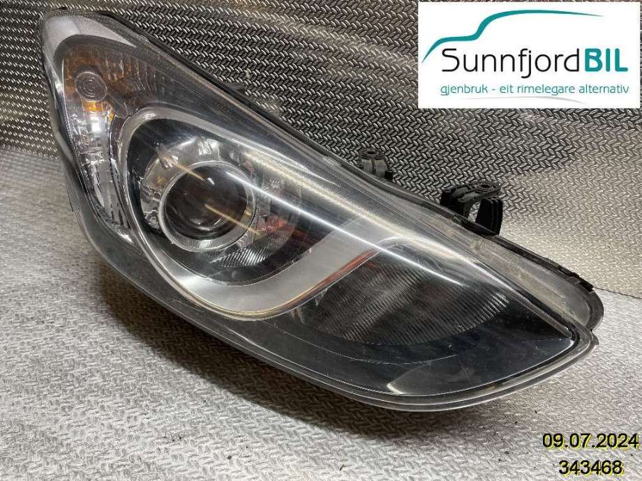 Frontlykt høyre halogen til Hyundai i30 2012-2017 (Type II)  (HYUNDAI|92102A6000|)