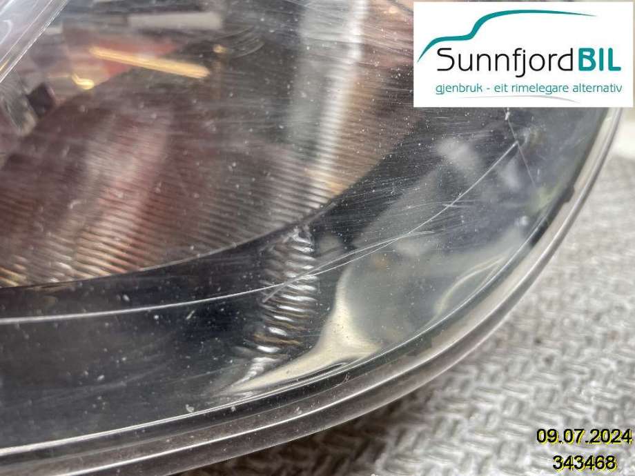Frontlykt høyre halogen til Hyundai i30 2012-2017 (Type II)  (HYUNDAI|92102A6000|)