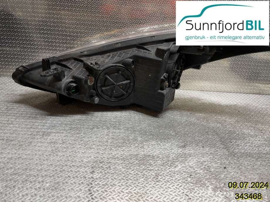 Frontlykt høyre halogen til Hyundai i30 2012-2017 (Type II)  (HYUNDAI|92102A6000|)