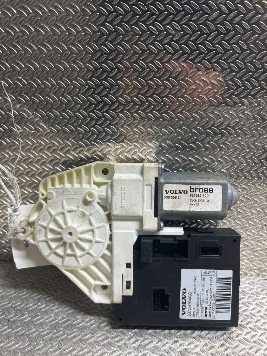 Ruteheis høyre til Volvo C70 2006-2010 (Type II, Fase 1)  (VOLVO|31253068|982292100|30633631)