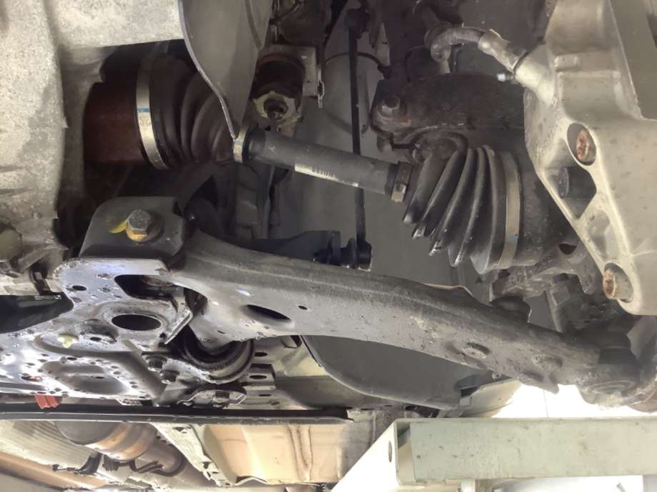 Drivaksel venstre foran til Volvo C70, 2006-2010 (Type II, Fase 1)  (VOLVO|36000546)