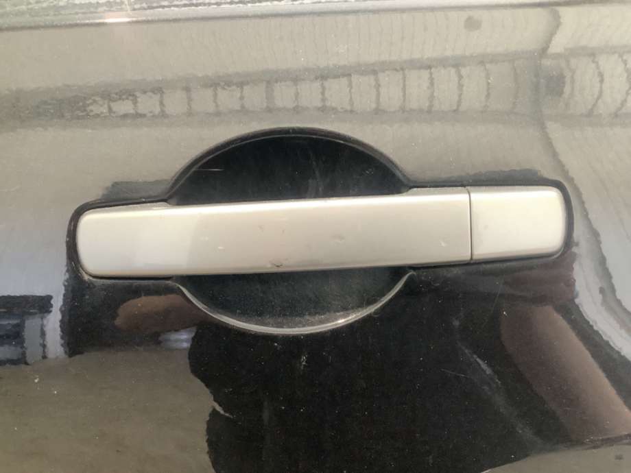 Dørhåndtak utv venstre bak til Nissan Qashqai, 2007-2010 (Type I, Fase 1)  (NISSAN|)