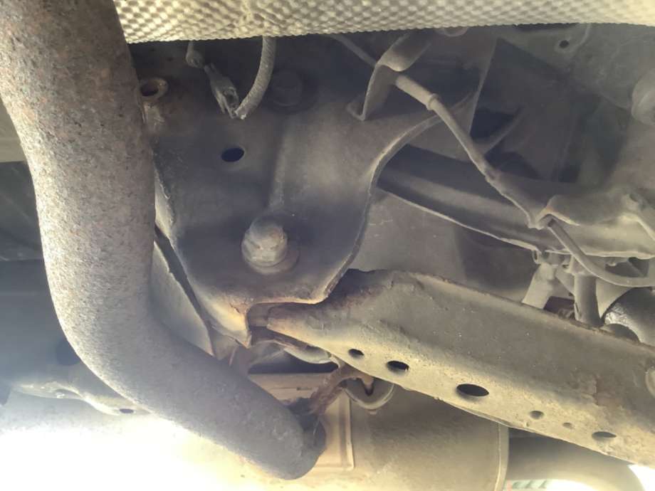 Travers bak til Nissan Qashqai 2007-2010 (Type I, Fase 1) (NISSAN|55401JD01A|)