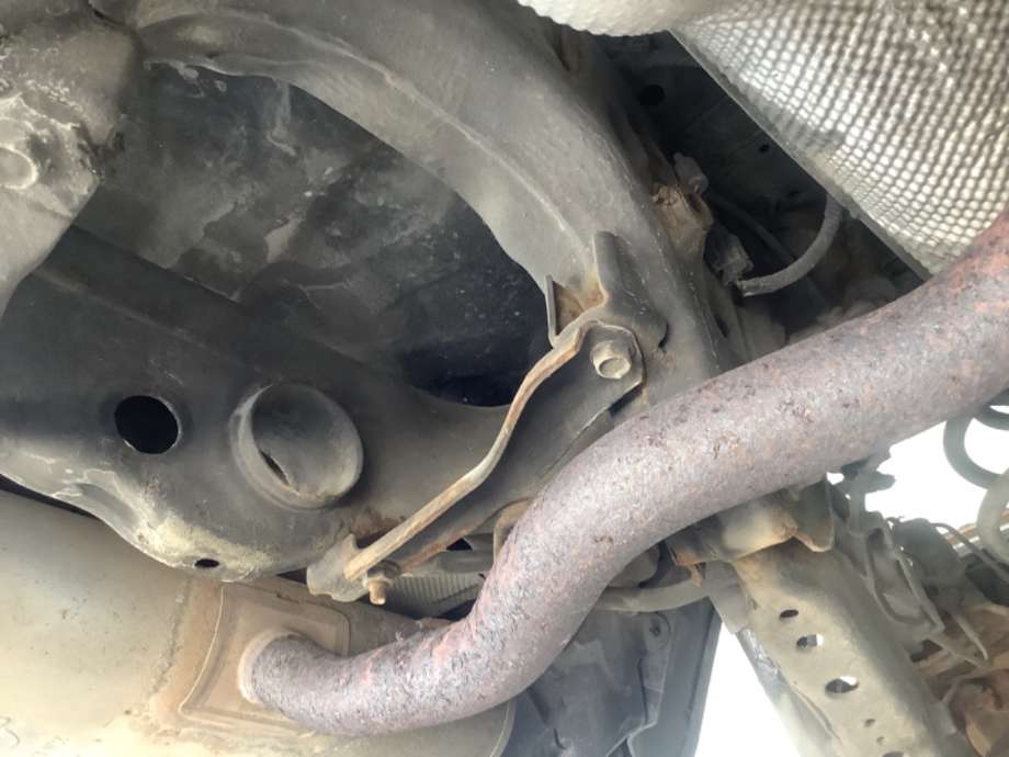 Travers bak til Nissan Qashqai 2007-2010 (Type I, Fase 1) (NISSAN|55401JD01A|)