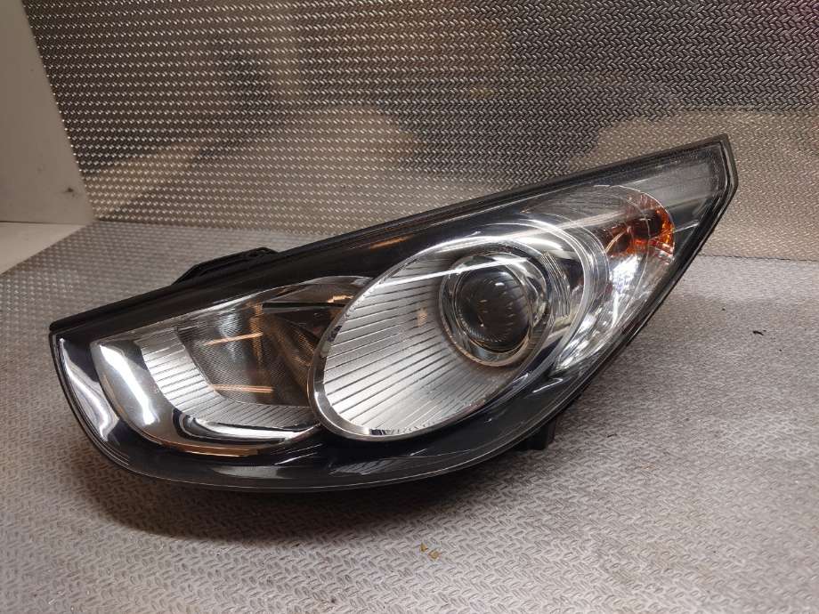 Frontlykt venstre halogen til Hyundai Ix35, 2010-2015  (HYUNDAI|921011Y011)