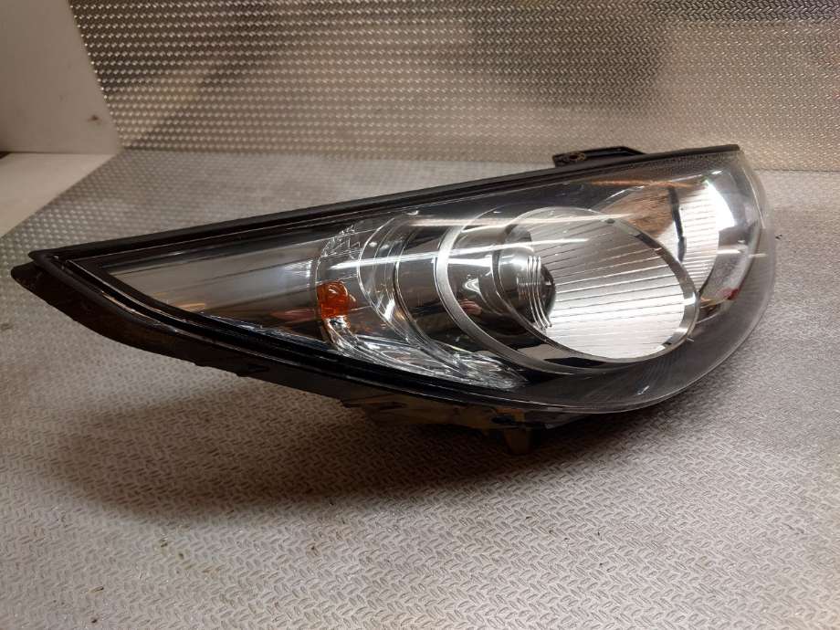 Frontlykt høyre halogen til Hyundai Ix35 2010-2015  (HYUNDAI|921022Y000|92102 2Y000|)