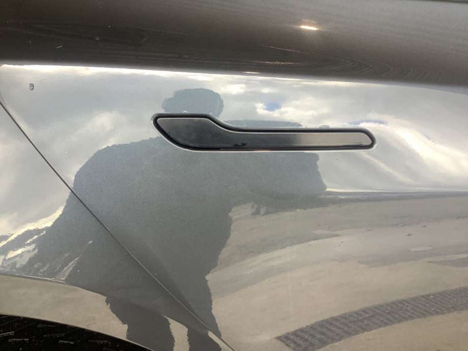 Dørhåndtak utv høyre foran til Tesla Model 3, 2018-2023 (Fase 1)  (TESLA|1528115-00-B)