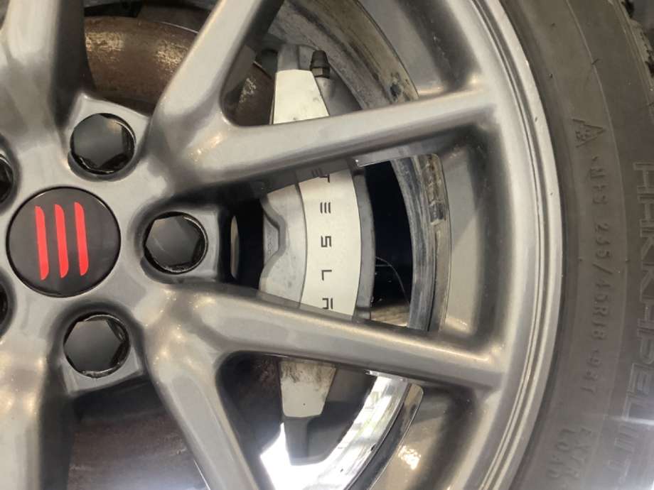 Bremsecaliper venstre foran til Tesla Model 3 2018-2023 (Fase 1)  (TESLA|)
