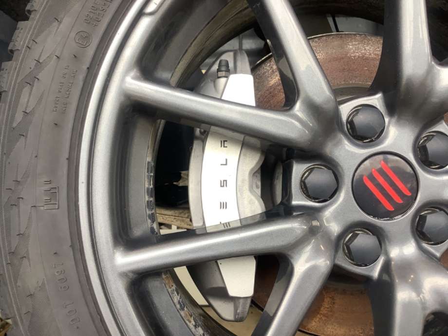 Bremsecaliper høyre foran til Tesla Model 3 2018-2023 (Fase 1)  (TESLA|)