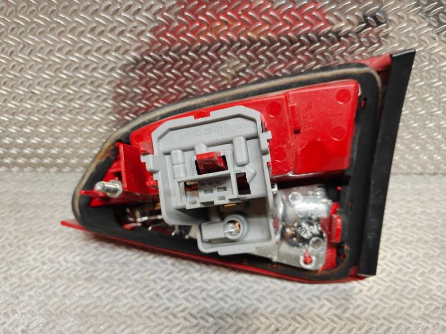 Baklykt venstre indre til Audi A4 2007-2014 (Type IV) (B8) (B8) (AUDI|8K9 945 093 B|)