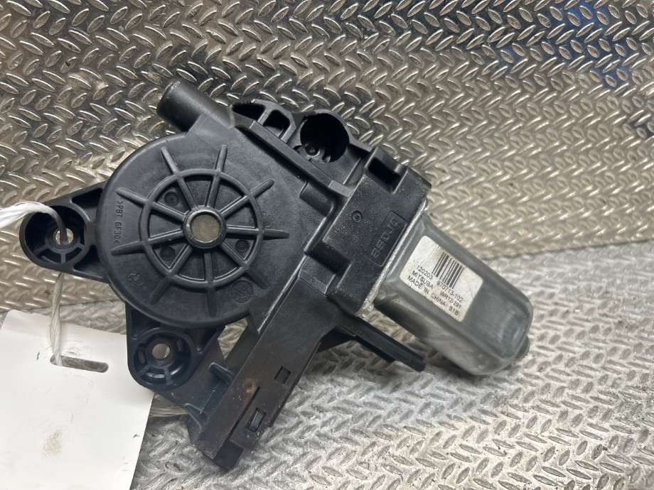 Ruteheis venstre til Volvo V70 2007-2013 (Type III, Fase 1)  (VOLVO|30699645|970713102|)