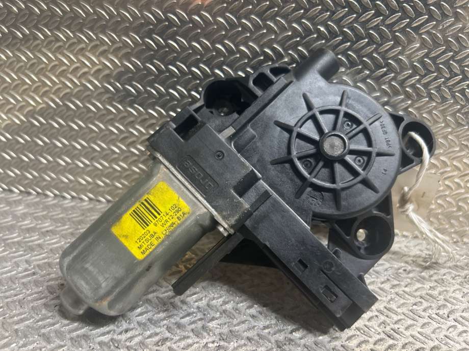 Ruteheis høyre til Volvo V70 2007-2013 (Type III, Fase 1)  (VOLVO|30699646|970714-102|WR12-290)
