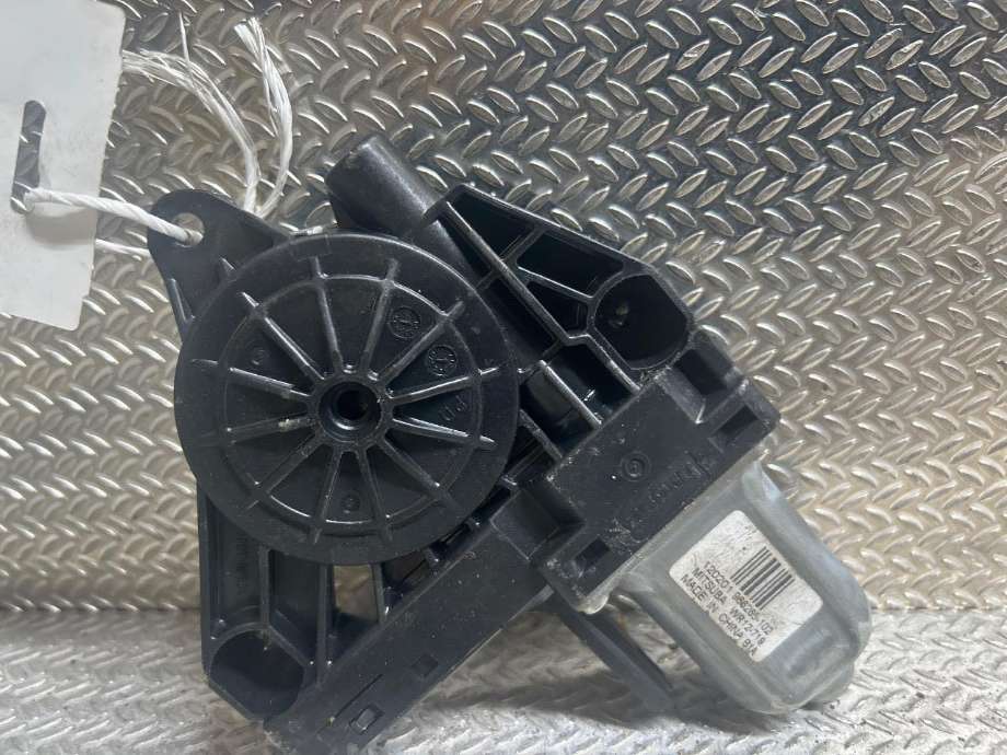 Ruteheis høyre til Volvo V70 2007-2013 (Type III, Fase 1)  (VOLVO|31253063|966265102|)