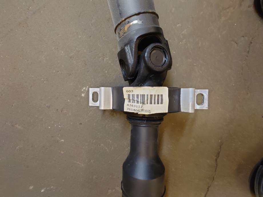 Mellomaksel til BMW 5-Serie 2010-2017 (F10/F11) (F10/F11) (BMW|26 10 7 614 663|26107614663|)