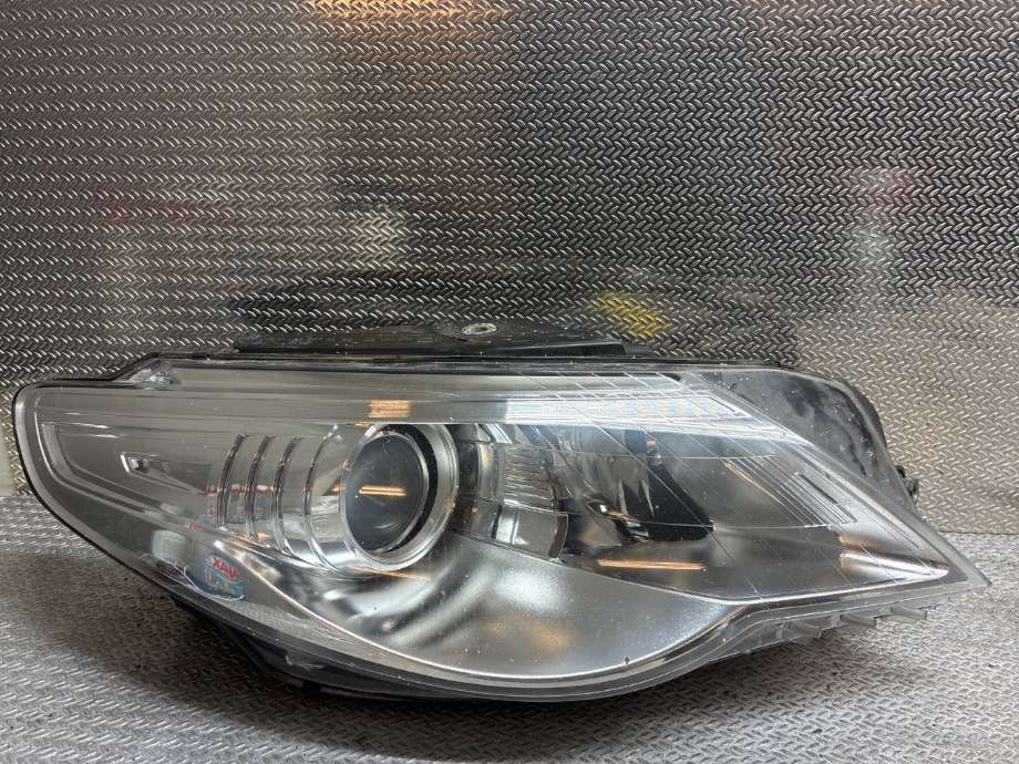 Frontlykt høyre xenon til VW CC 2008-2012 (PASSAT CC) (PASSAT CC) (VOLKSWAGEN|3C8941754C||3C8941752C)