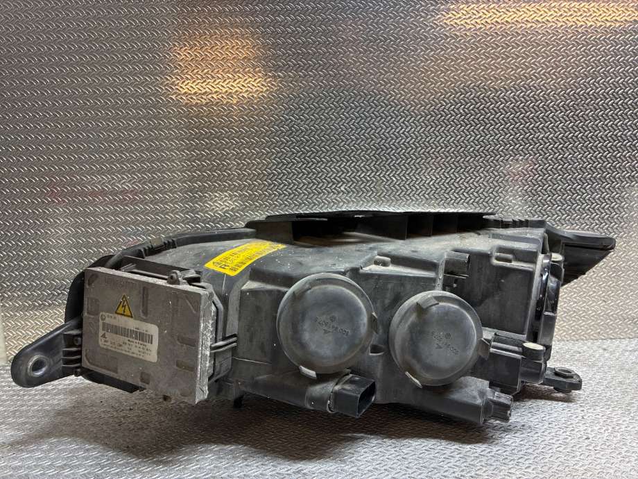Frontlykt høyre xenon til VW CC 2008-2012 (PASSAT CC) (PASSAT CC) (VOLKSWAGEN|3C8941754C||3C8941752C)