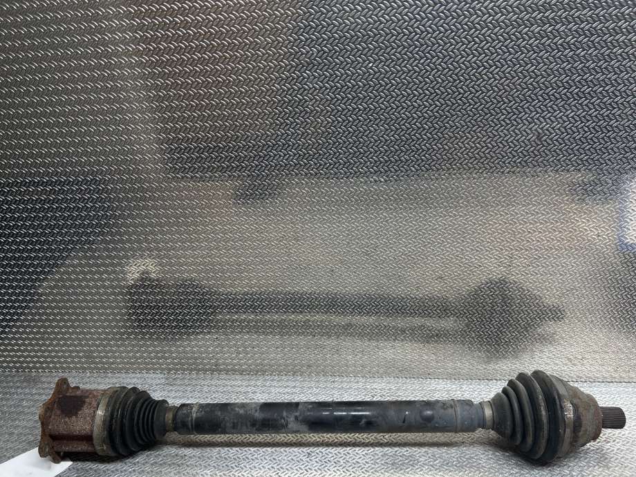 Drivaksel høyre foran til VW CC, 2008-2012 (PASSAT CC) (PASSAT CC) (VOLKSWAGEN|5Q0407272BT)