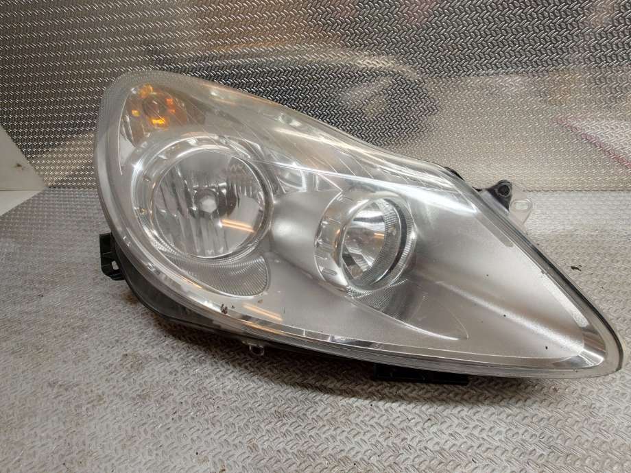 Frontlykt høyre halogen til Opel Corsa D, 2006-2014  (OPEL|13186382)