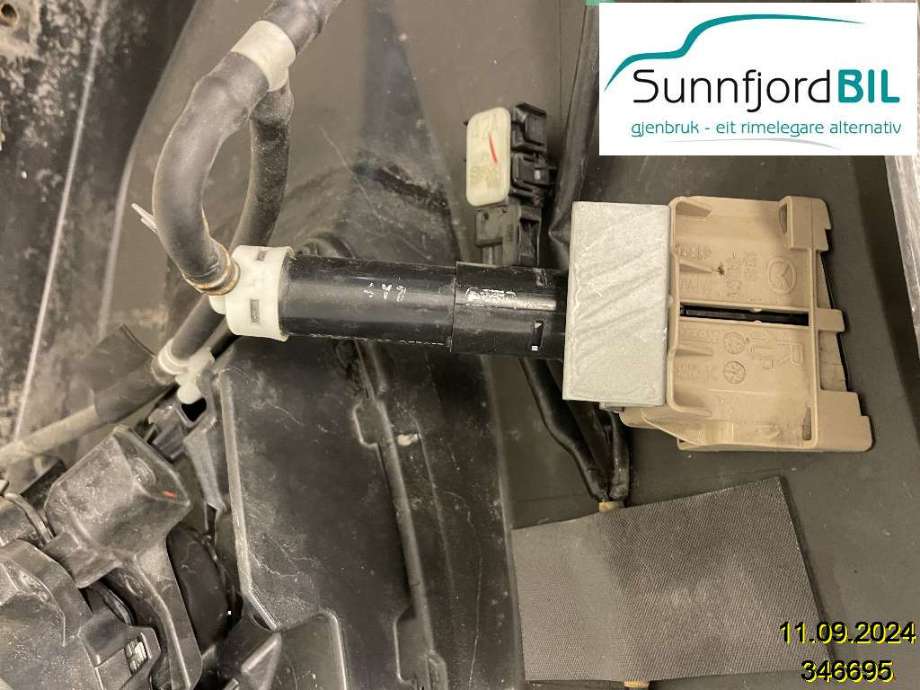 Lyktespylerdyse til Mazda CX-5 2012-2017 (Type I)  (MAZDA|KD495182X|)